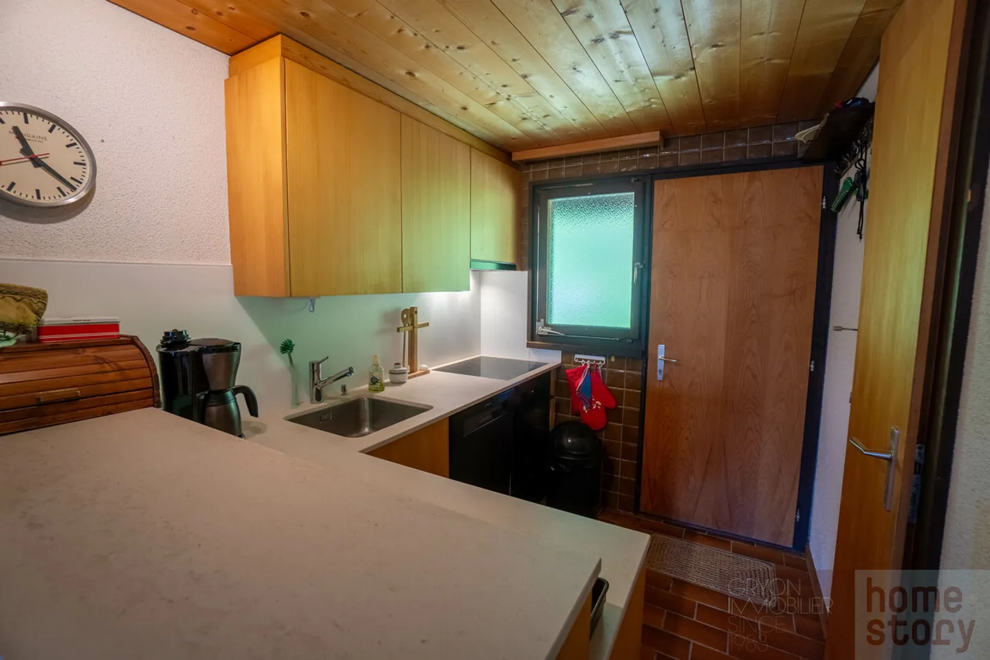 2 rooms with mezzanine, panoramic view and direct access to the slopes - Photo 5 of 11