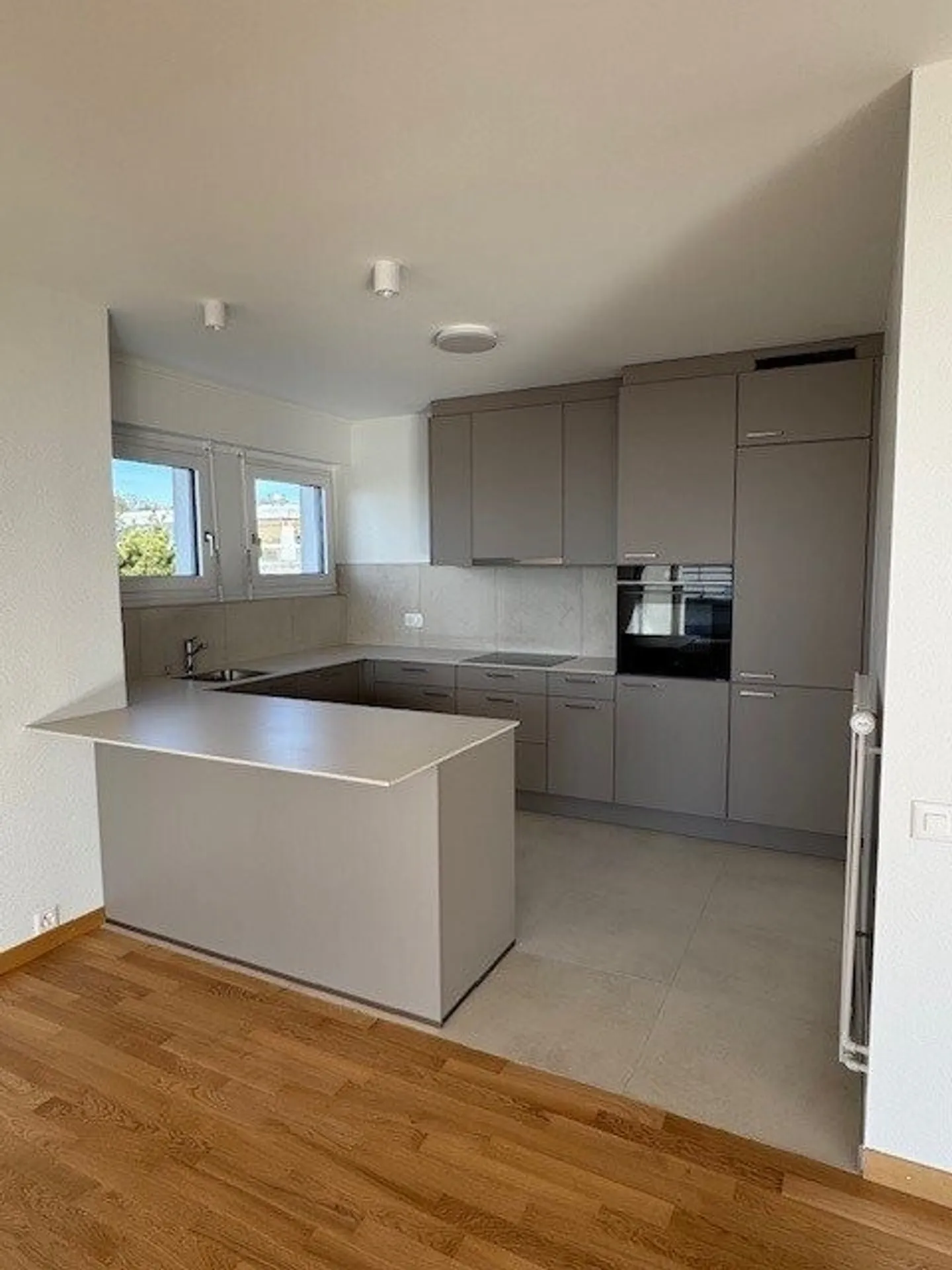 Appartement Charmant au Bord du Lac - Photo 3 sur 12