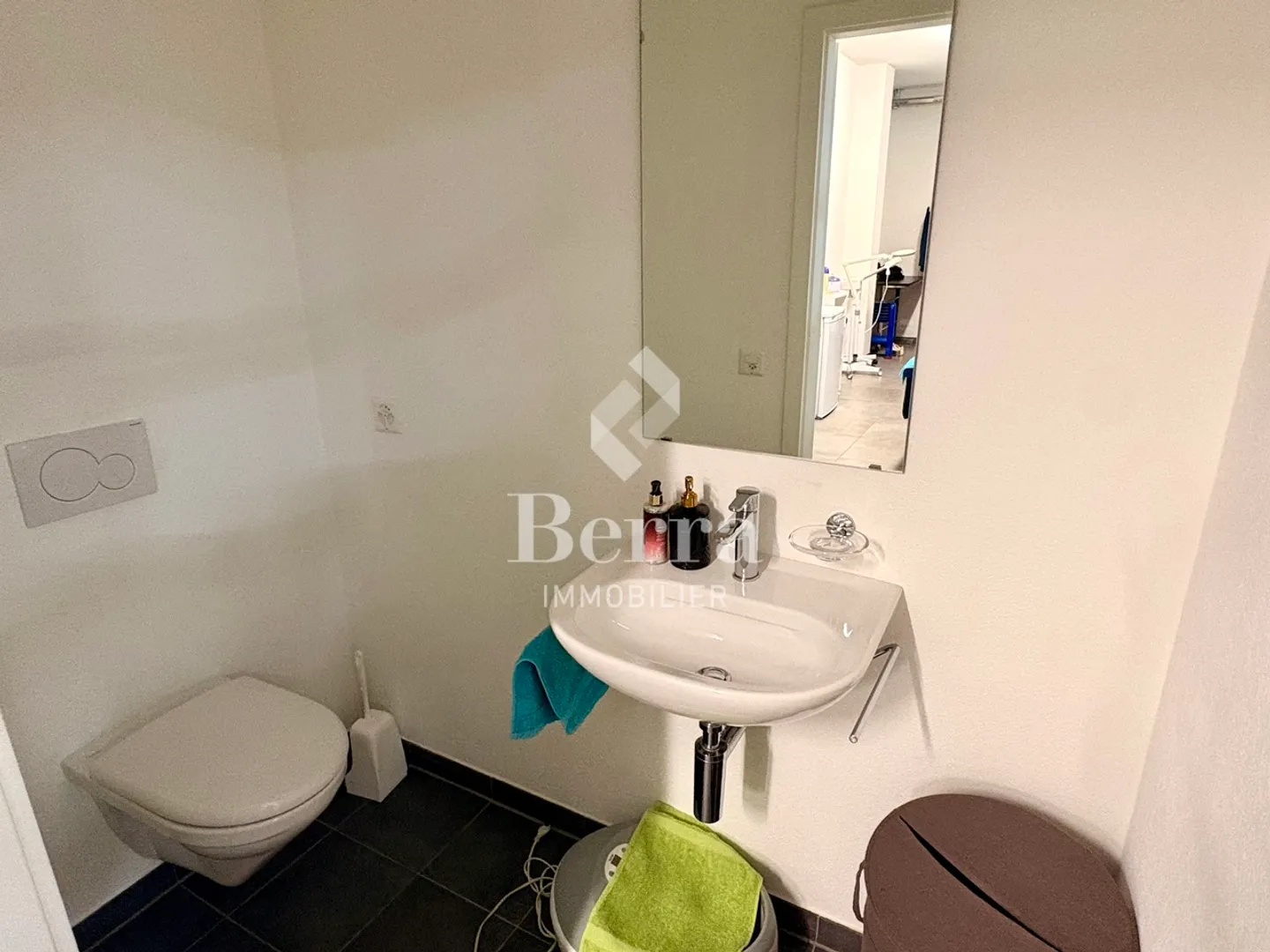Ideal for business or offices! - Photo 7 of 9