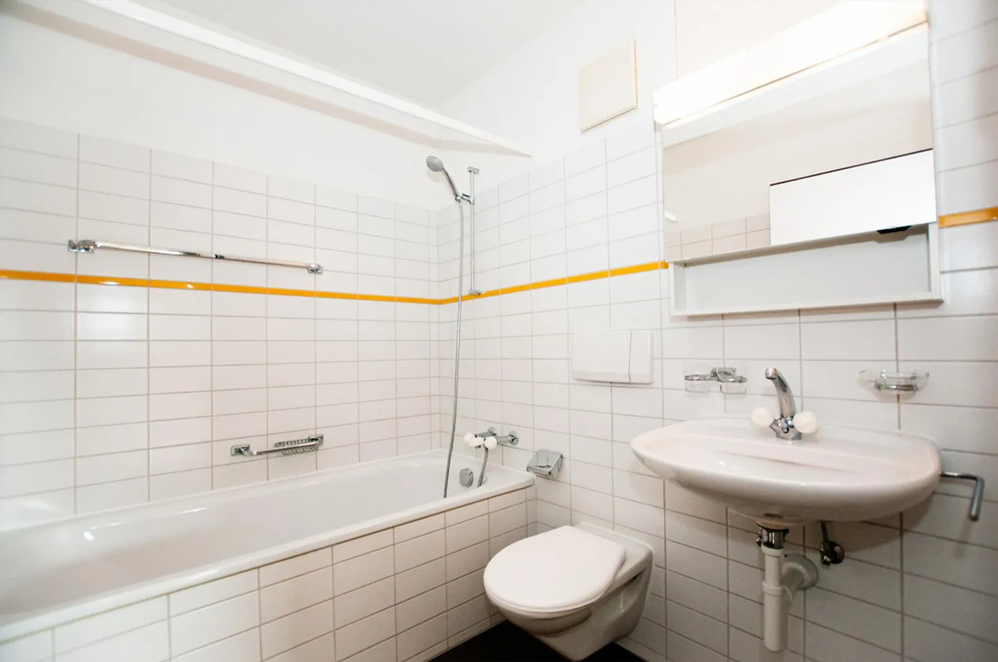 Living in the Center - Photo 3 of 7