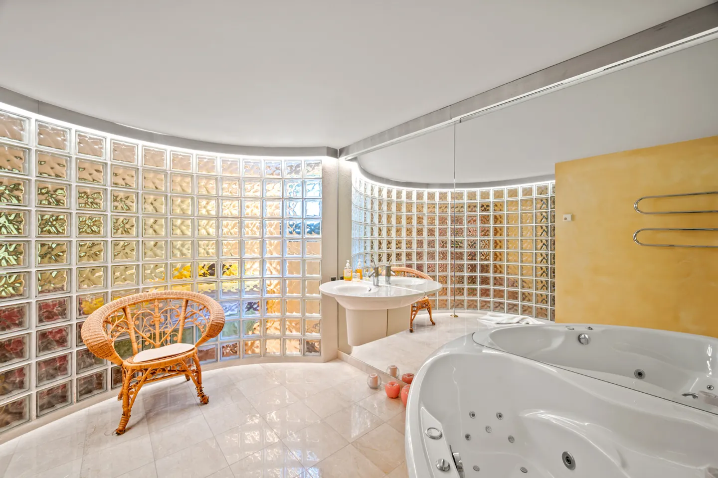 Lakefront Property with Pool in Perroy - Photo 16 of 18