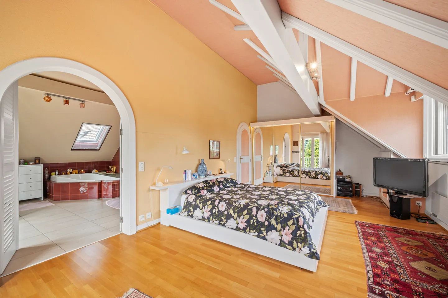 Lakefront Property with Pool in Perroy - Photo 12 of 18