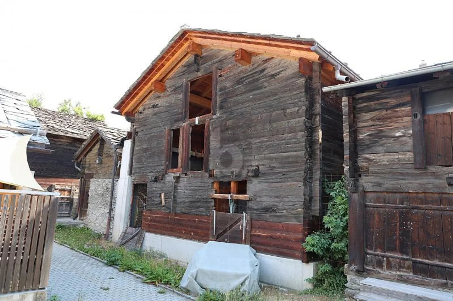 AUTHENTIC WITH APPROVED RESIDENTIAL CONVERSION - Photo 2 of 6