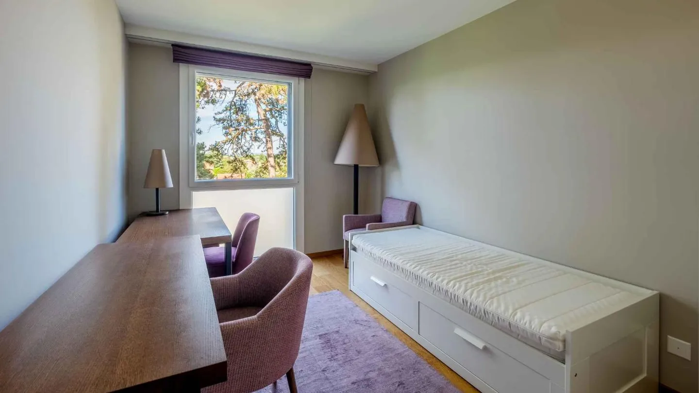 Exclusive: Crossing Apartment with Loggia - Photo 9 of 10