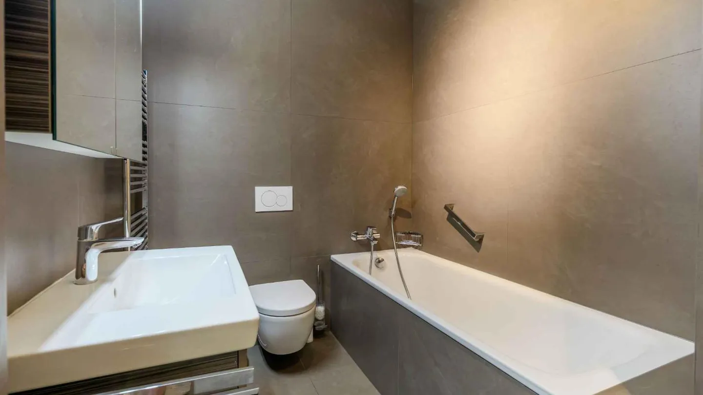 Exclusive: Crossing Apartment with Loggia - Photo 7 of 10