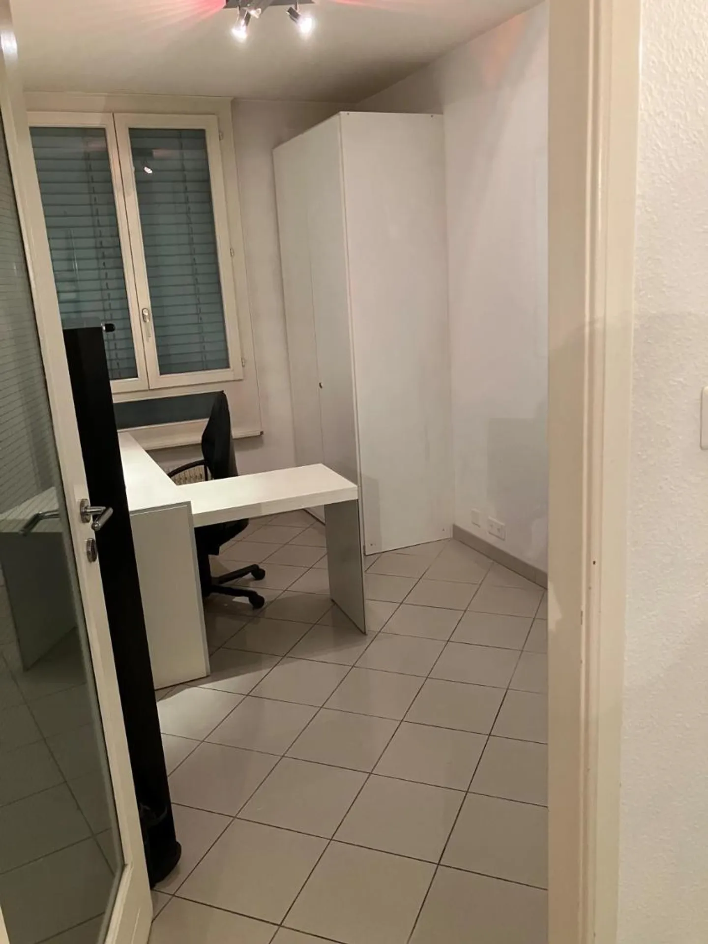 Ufficio con 4 stanze - Foto 4 di 4
