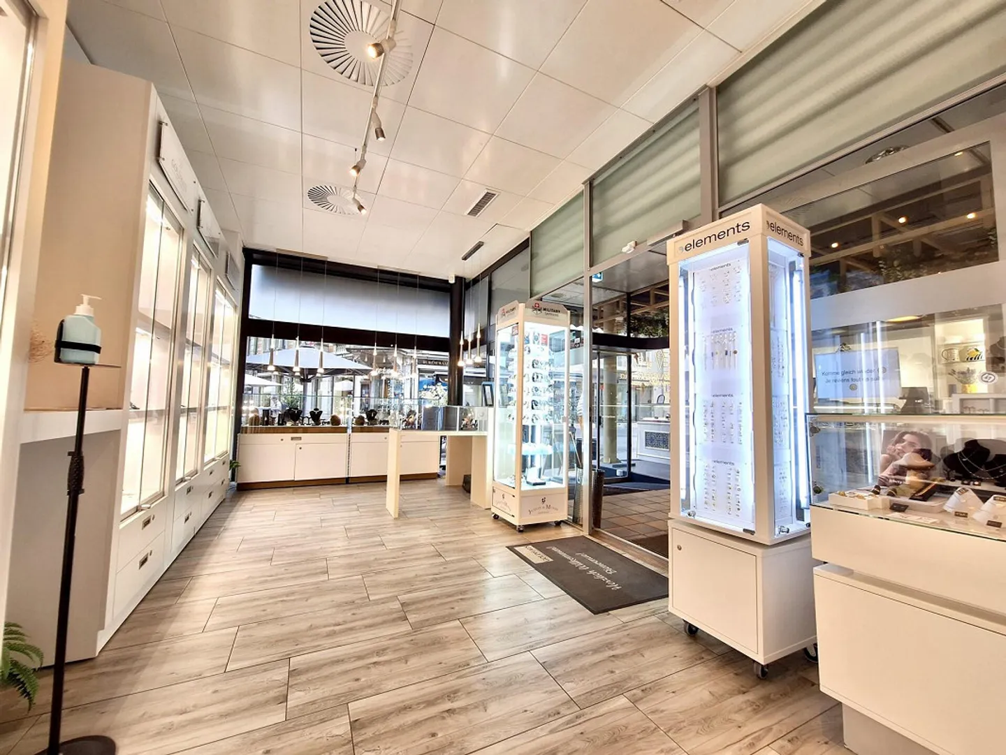 Negozio di gioielli nel centro città - Foto 2 di 5