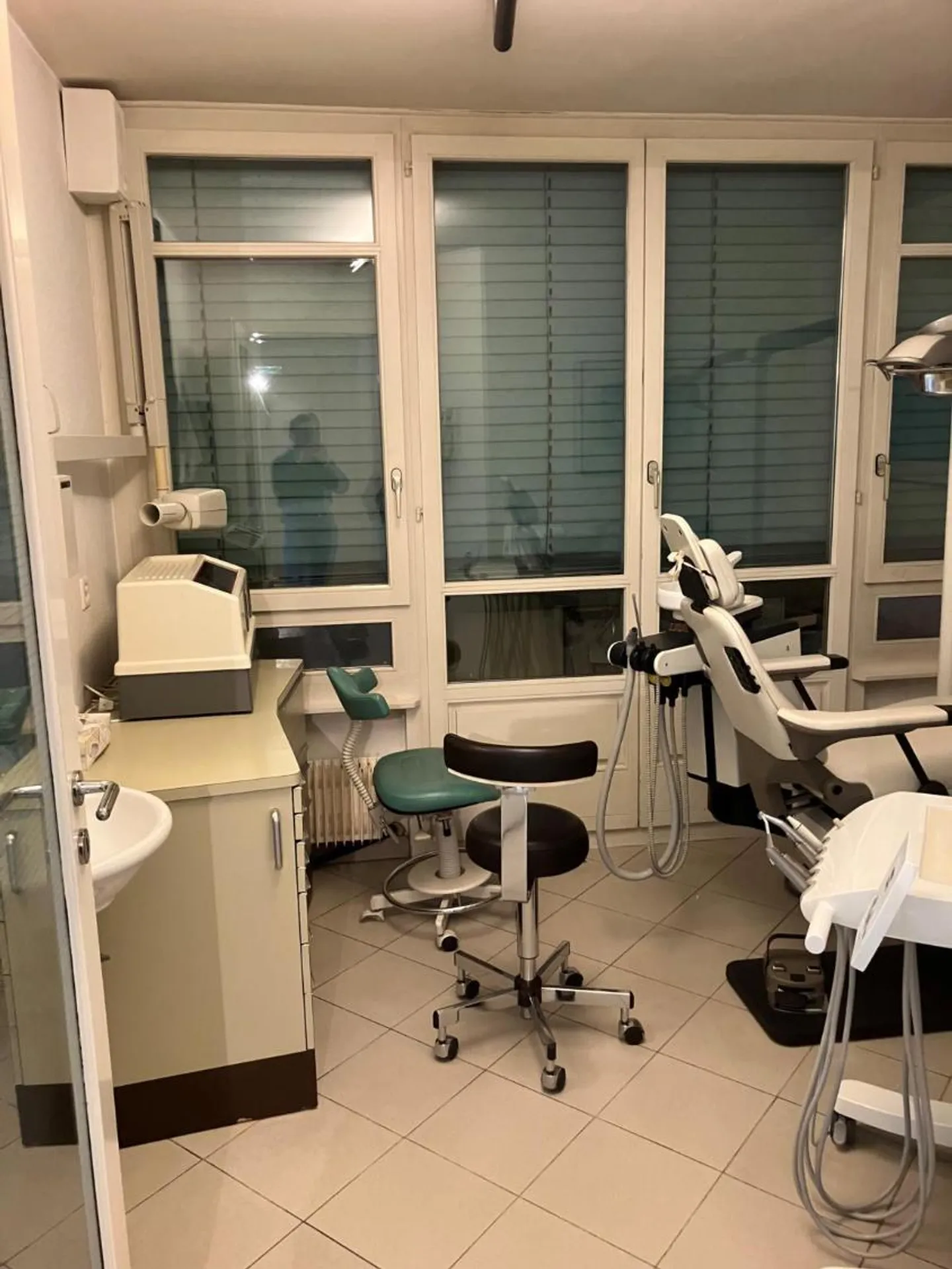 Ufficio con 4 stanze - Foto 3 di 4