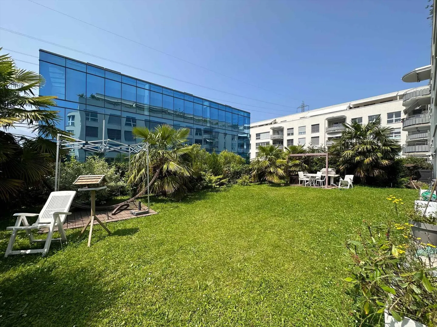 Magnifici uffici di 316 m2 con giardino in affitto a Nyon - Foto 1 di 9