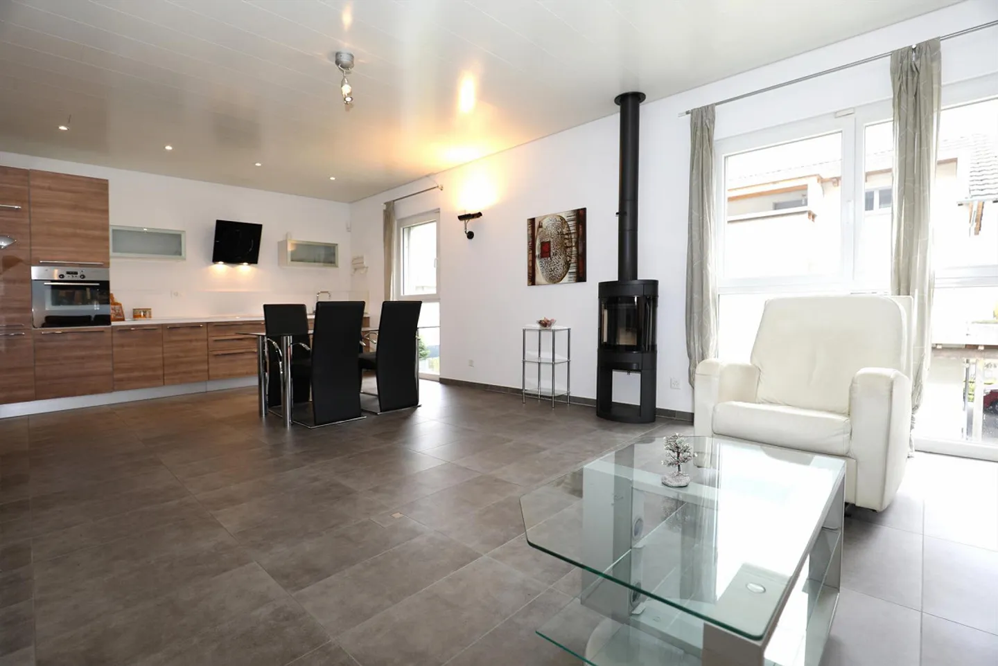 Modern apartment in a quiet area in San Vittore with 2 parking spaces - Photo 1 of 17