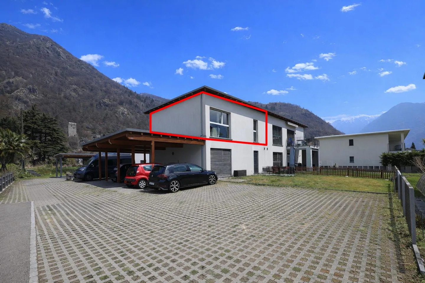 Modern apartment in a quiet area in San Vittore with 2 parking spaces - Photo 2 of 17