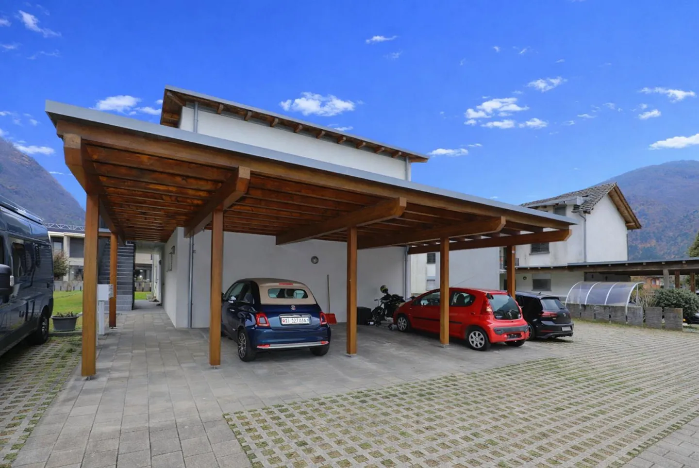 Modern apartment in a quiet area in San Vittore with 2 parking spaces - Photo 3 of 17
