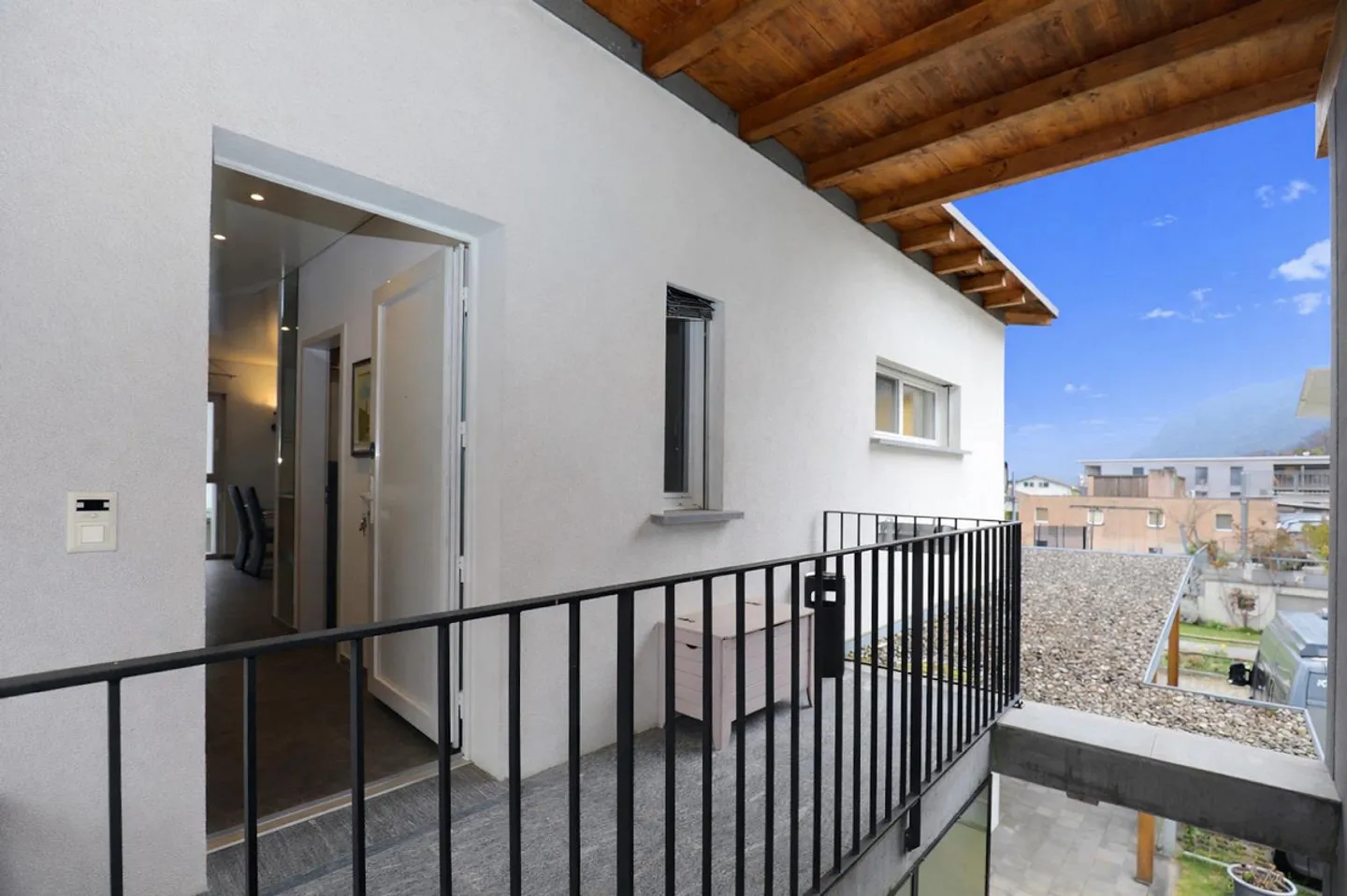 Modern apartment in a quiet area in San Vittore with 2 parking spaces - Photo 4 of 17
