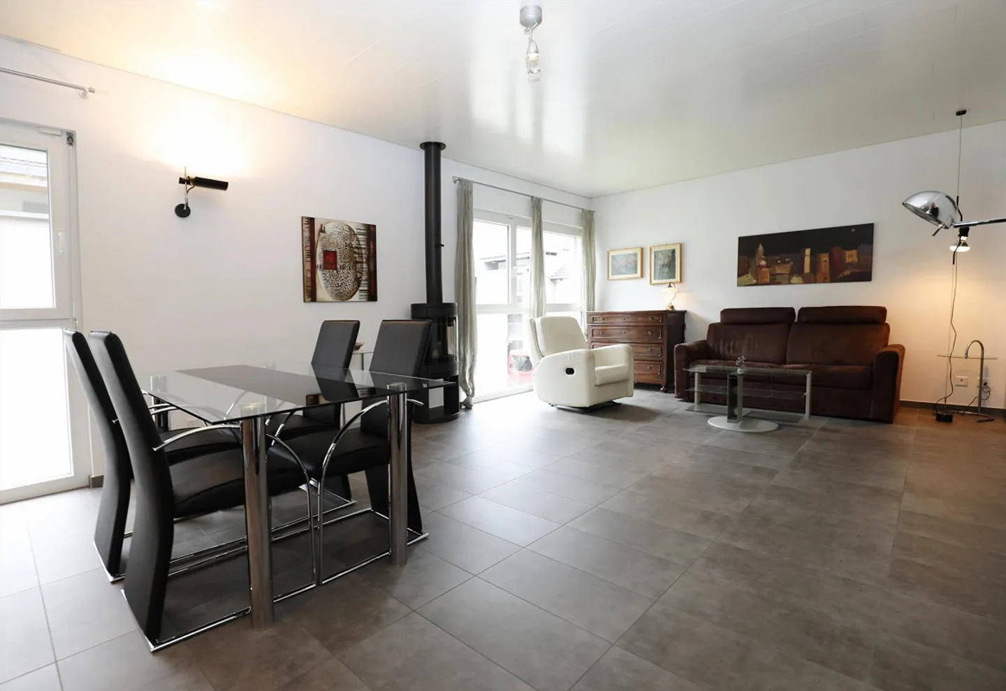 Modern apartment in a quiet area in San Vittore with 2 parking spaces - Photo 5 of 17