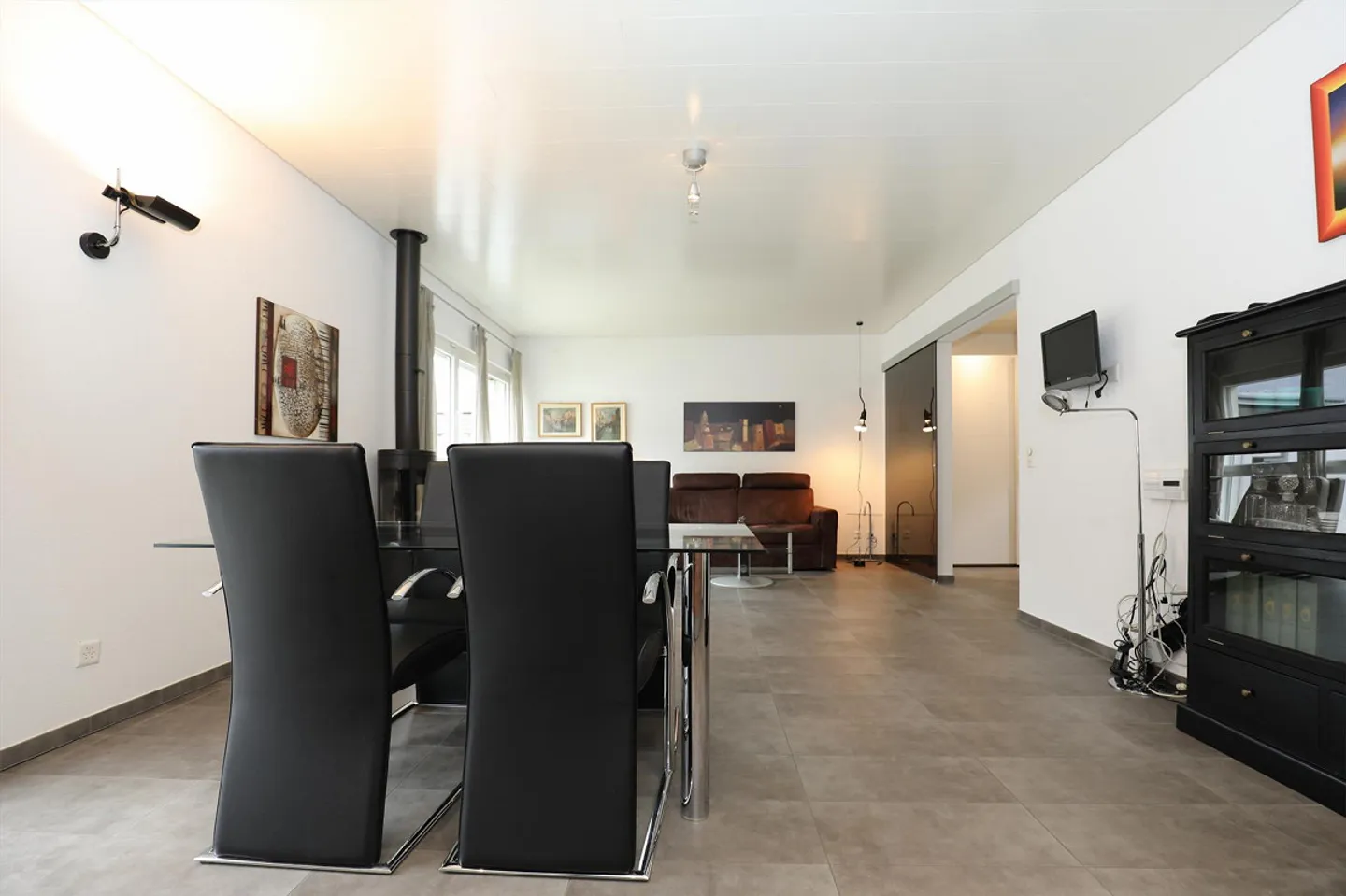 Modern apartment in a quiet area in San Vittore with 2 parking spaces - Photo 6 of 17