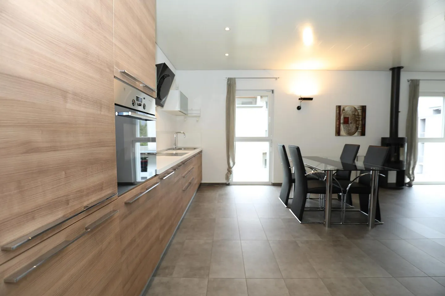 Modern apartment in a quiet area in San Vittore with 2 parking spaces - Photo 7 of 17