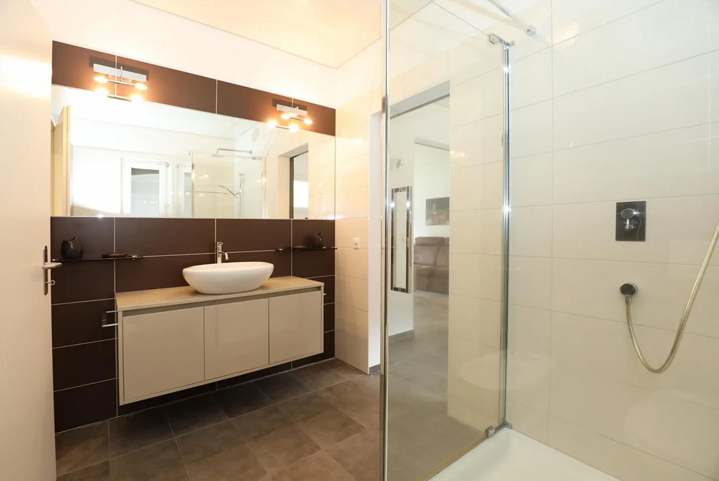 Modern apartment in a quiet area in San Vittore with 2 parking spaces - Photo 13 of 17