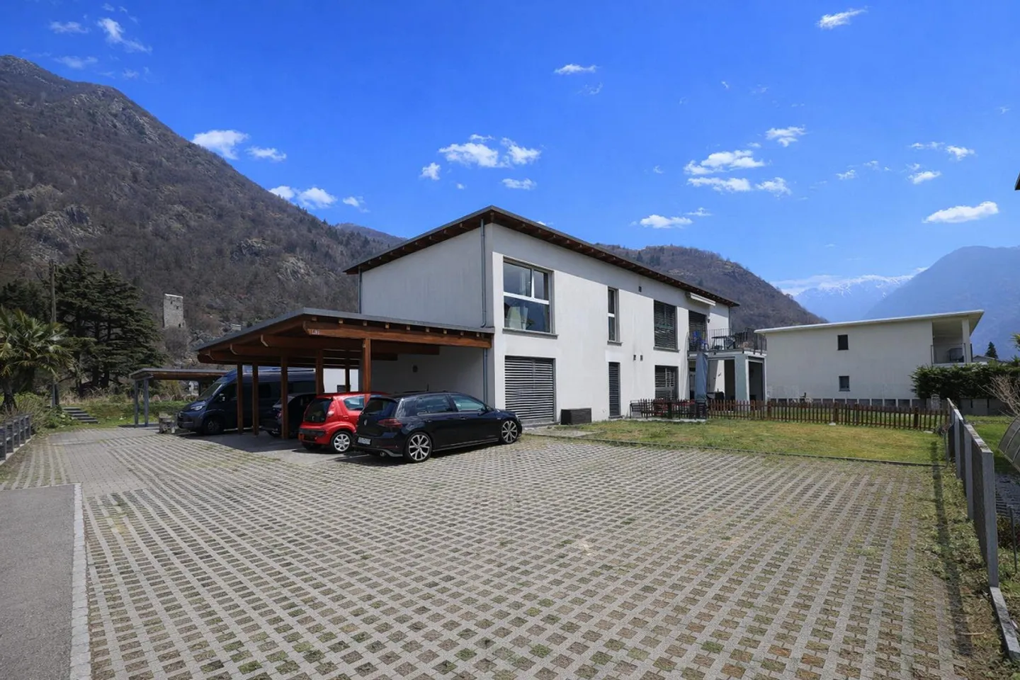 Modern apartment in a quiet area in San Vittore with 2 parking spaces - Photo 16 of 17