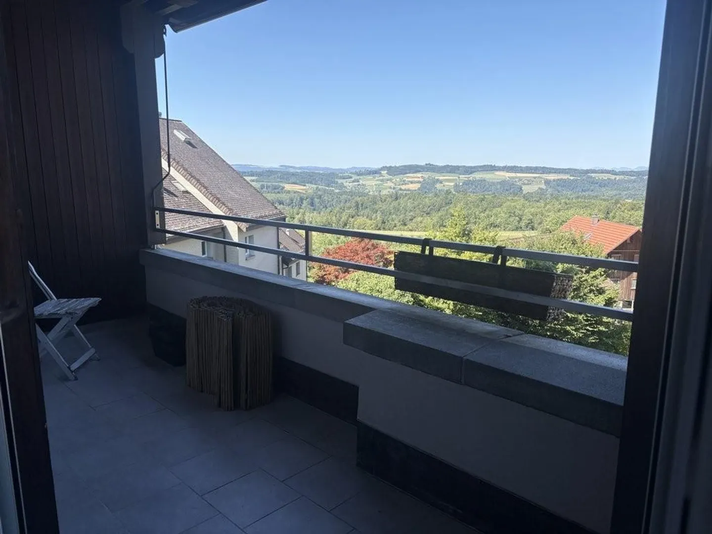 Belle appartement de 4.5 pièces dans un endroit calme - Photo 8 sur 8