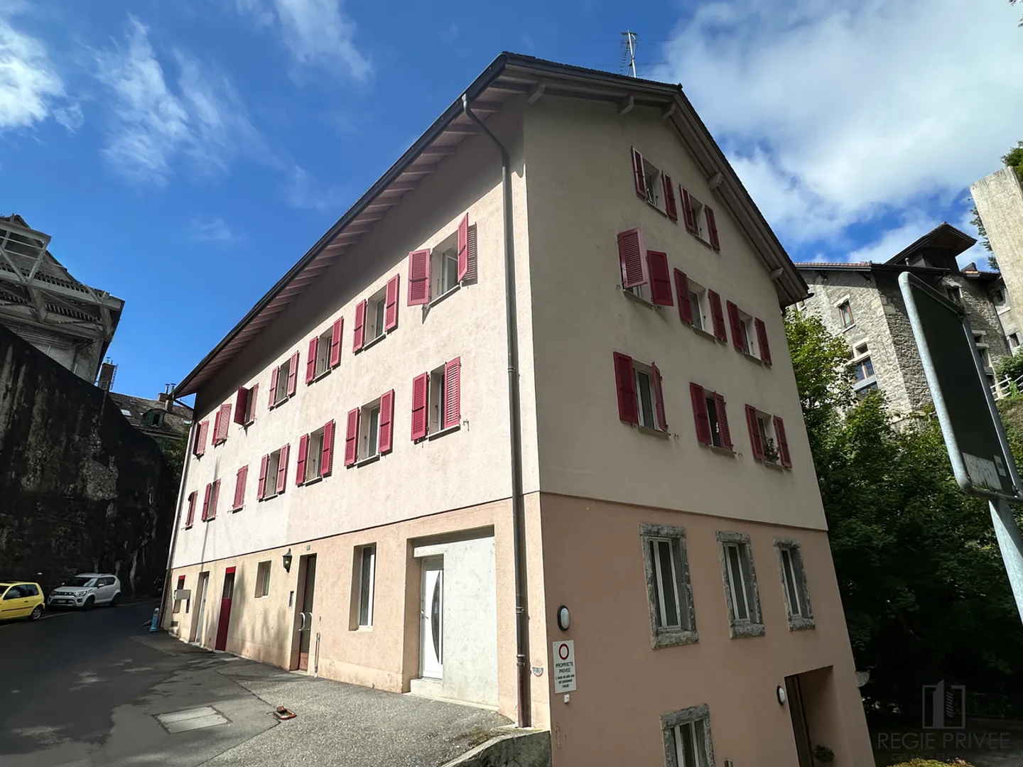 Attractive rental STUDIO, 5 minutes walk from public transport - Photo 3 of 8