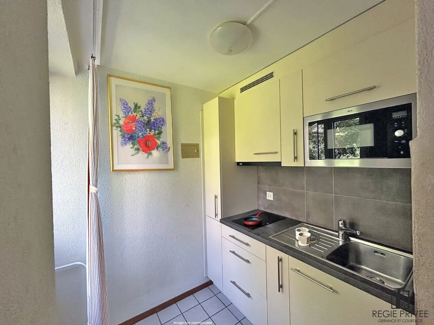 Attractive rental STUDIO, 5 minutes walk from public transport - Photo 7 of 8