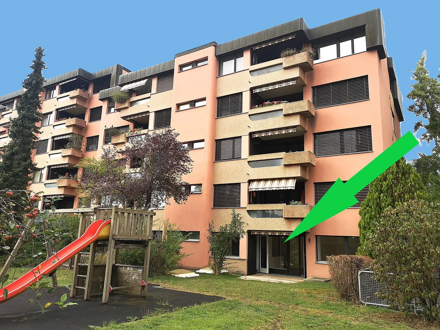 Prix baissé : appartement-terrasse avec cuisine ouverte sur le salon, quartier calme - Photo 3 sur 34