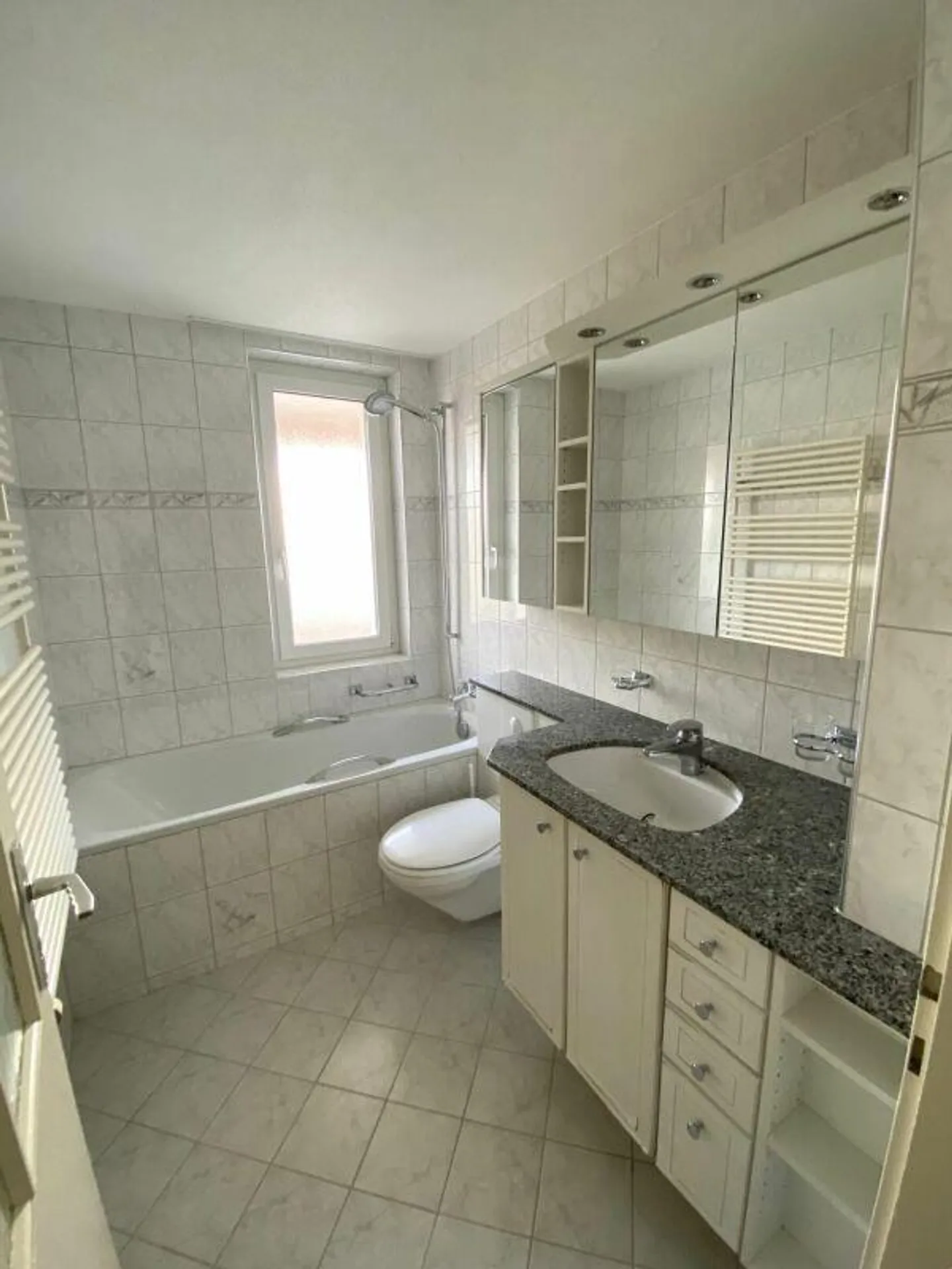 Gare au coin - Maison dans le bonheur ! - Photo 2 sur 9