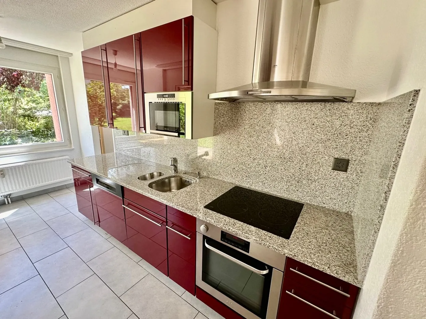 Prix baissé : appartement-terrasse avec cuisine ouverte sur le salon, quartier calme - Photo 12 sur 34