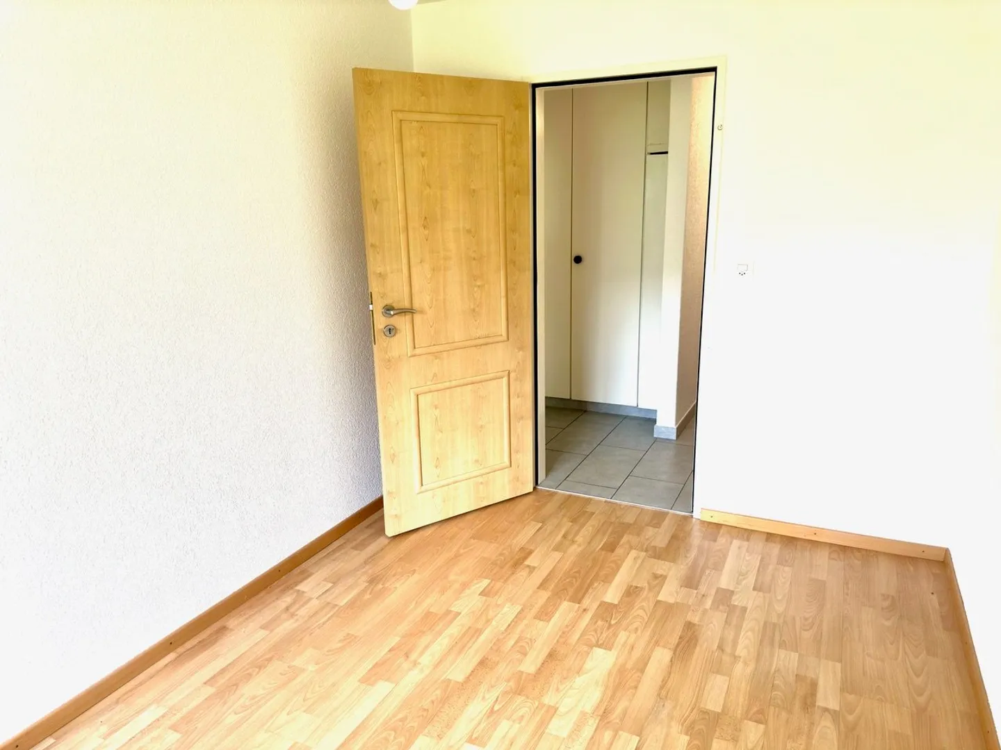 Prix baissé : appartement-terrasse avec cuisine ouverte sur le salon, quartier calme - Photo 23 sur 34