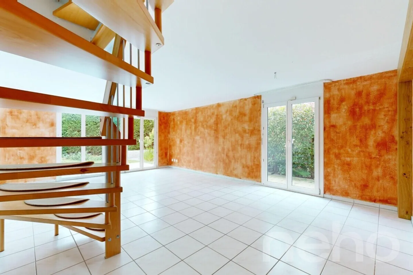 Well-maintained 5-room semi-detached family house in a family-friendly location - Photo 3 of 12