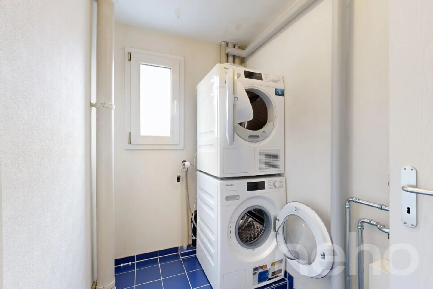 Well-maintained 5-room semi-detached family house in a family-friendly location - Photo 9 of 12