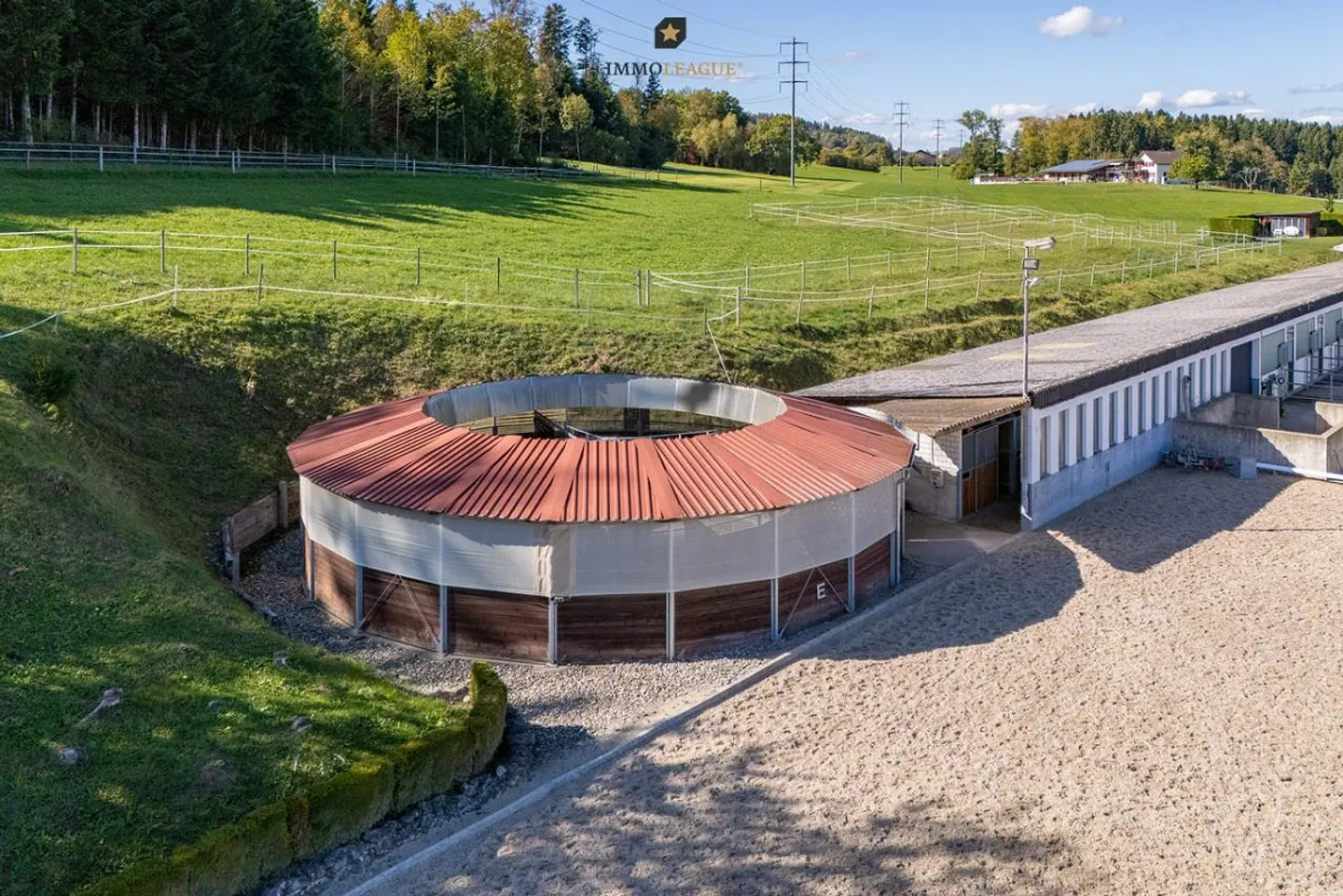 Reitsportzentrum – ein Anwesen für Pferde, Menschen und grosse Ideen. - Photo 12 sur 22