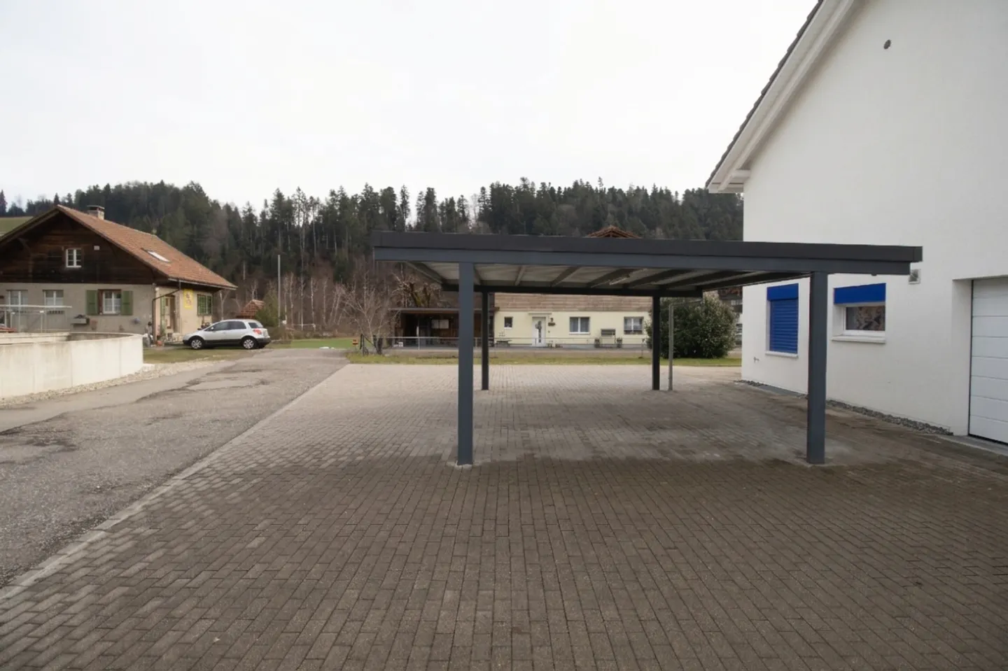 Zweifamilienhaus in Sumiswald –Spannende Liegenschaft – Vollvermietet - Photo 2 of 16