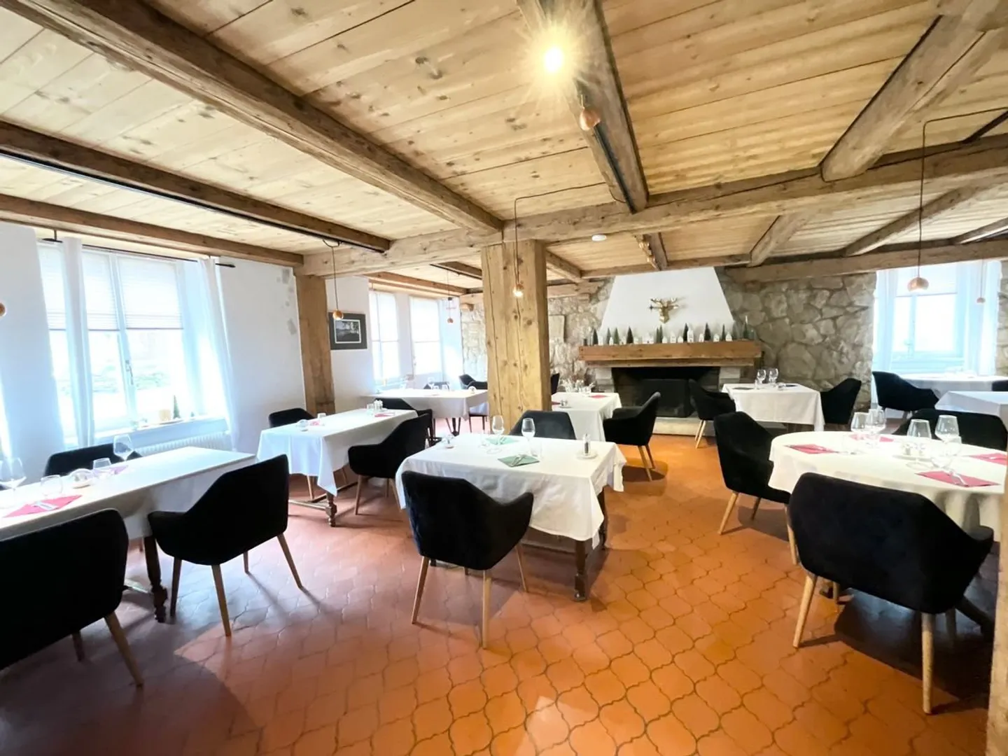 Hotel and Restaurant Complex with Service Apartment - Photo 4 of 13