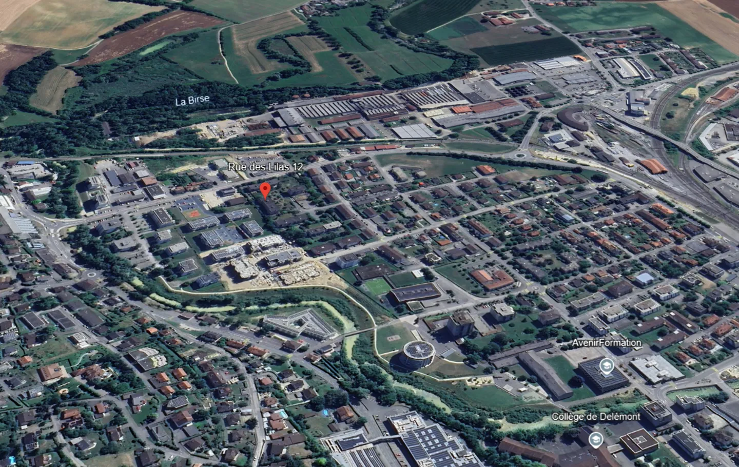 Prix baissé : appartement-terrasse avec cuisine ouverte sur le salon, quartier calme - Photo 32 sur 34