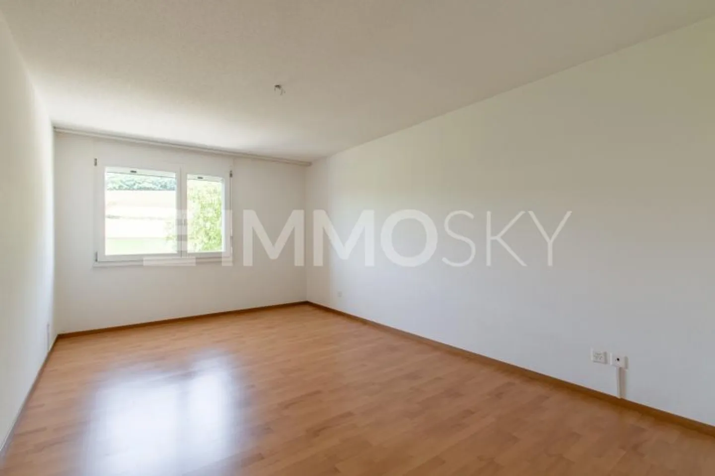 Spacious Living with Wind-Protected Balcony - Photo 5 of 5
