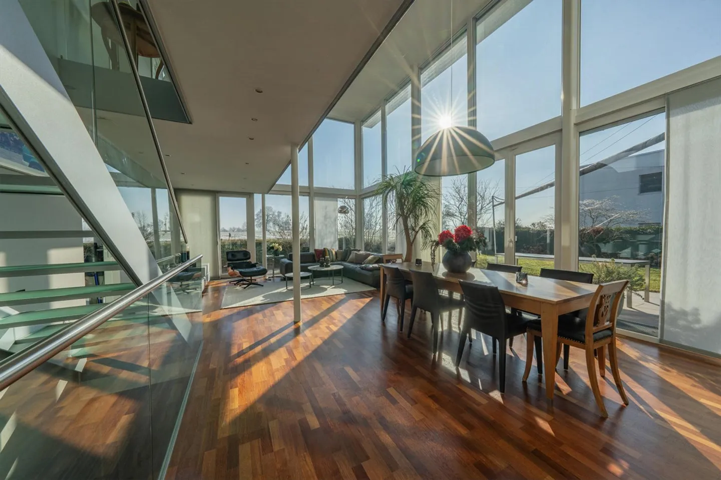 Vivere tra architettura moderna e ambiente naturale - Foto 1 di 6