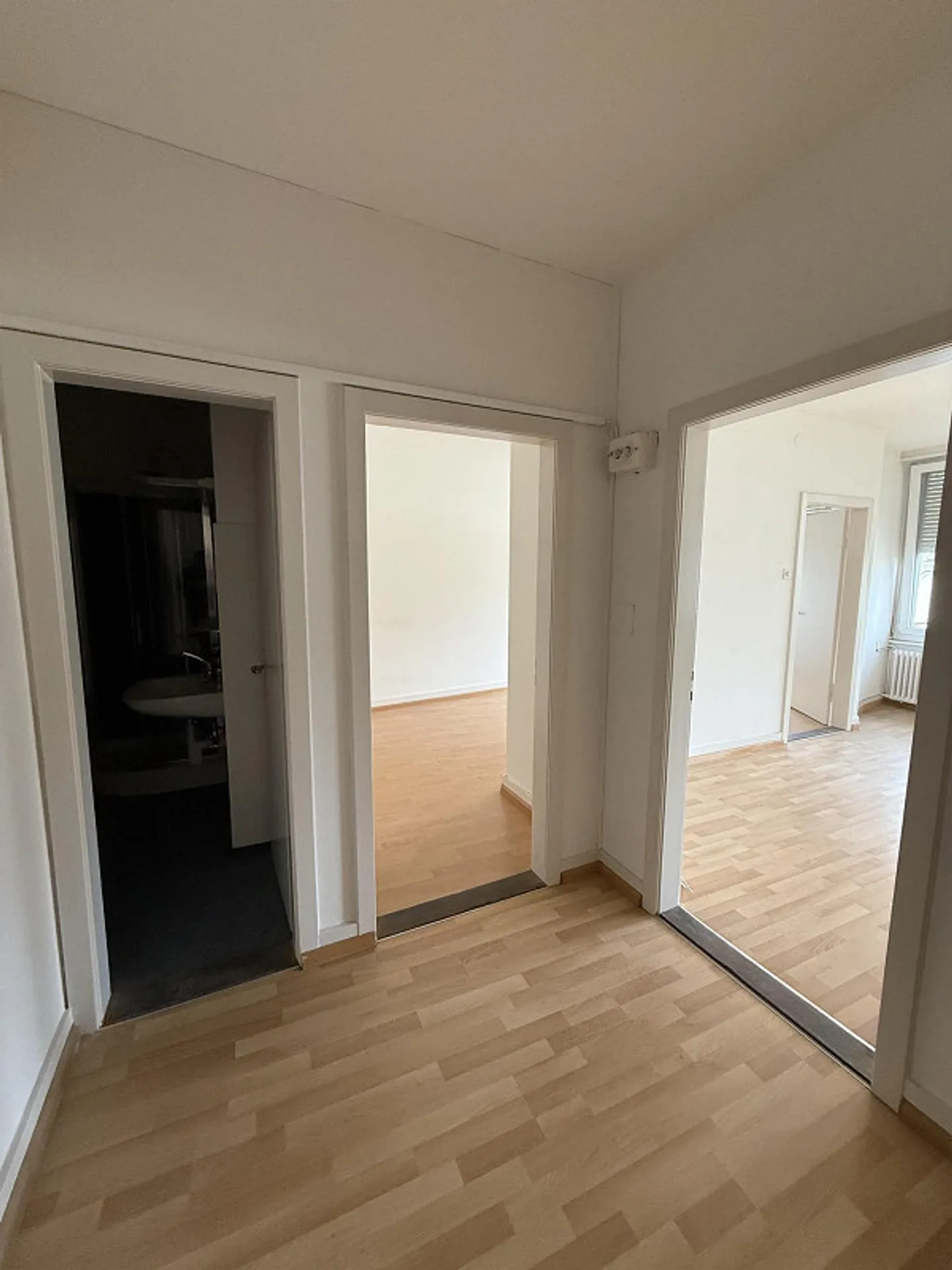 Espace de bureau avec balcon et emplacement privilégié sur la Barfüsserplatz - Photo 3 sur 10