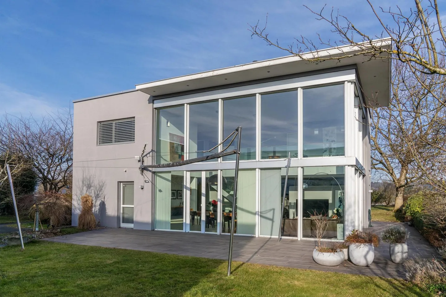 Vivere tra architettura moderna e ambiente naturale - Foto 2 di 6