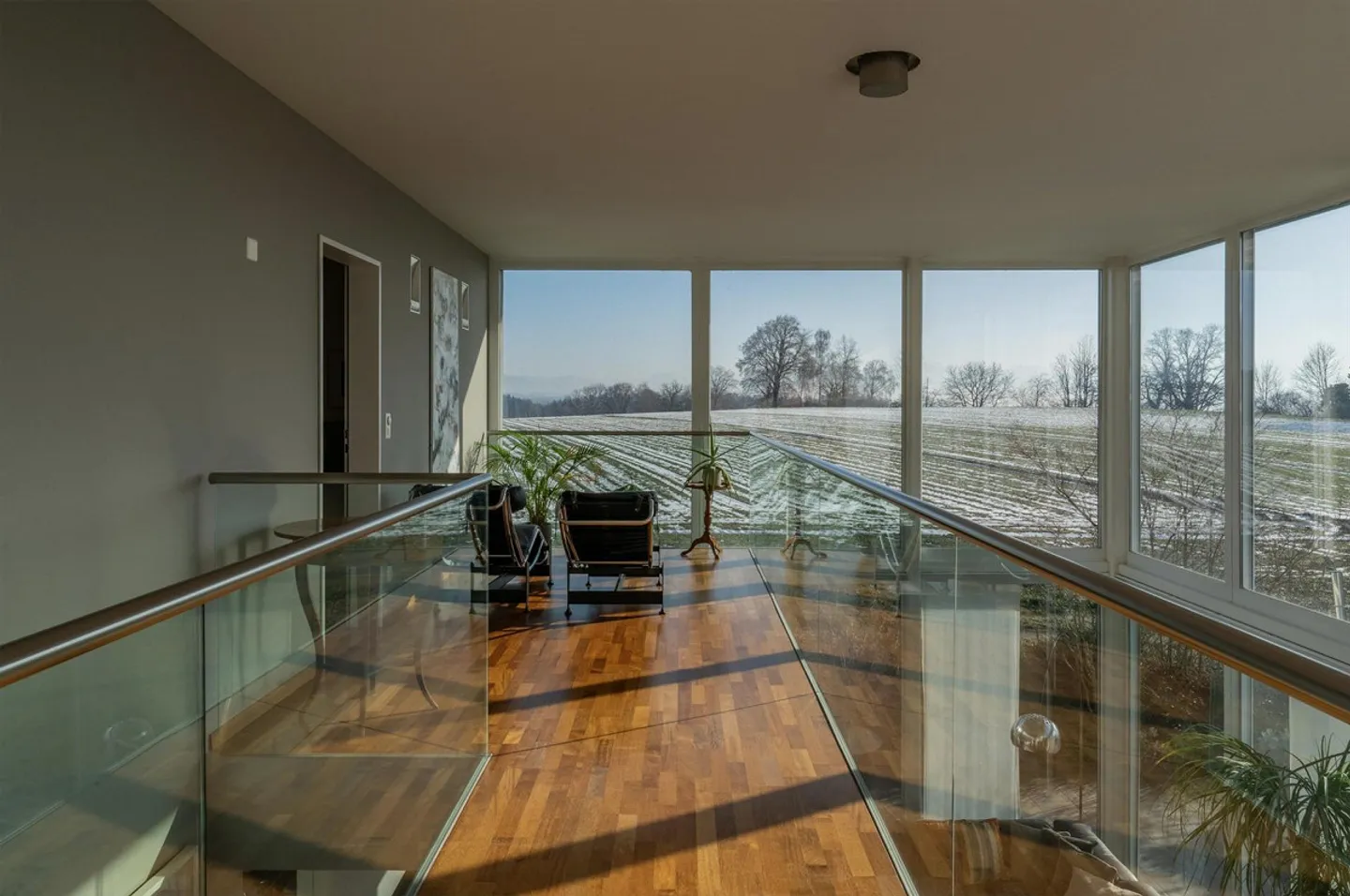 Vivere tra architettura moderna e ambiente naturale - Foto 3 di 6