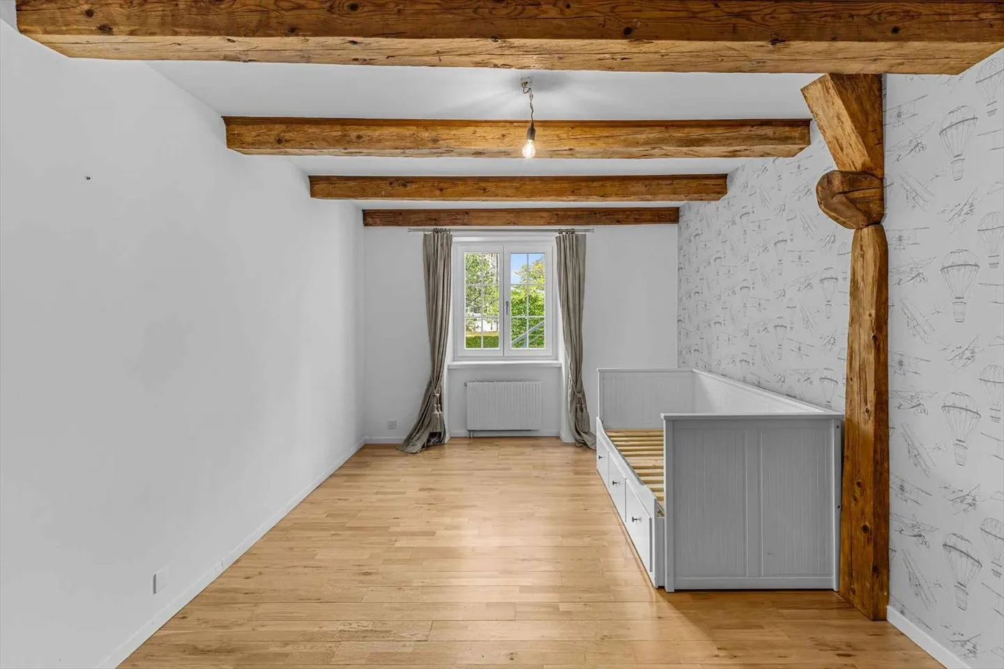 Elegant renovated village house in the heart of the village - Photo 9 of 13