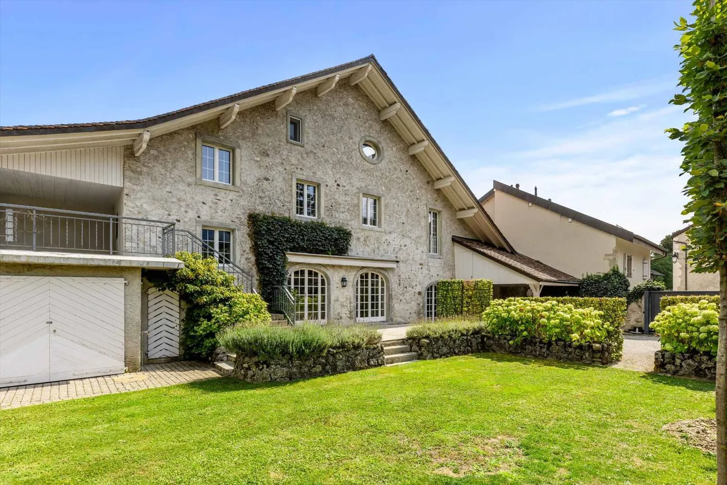 Elegant renovated village house in the heart of the village - Photo 13 of 13