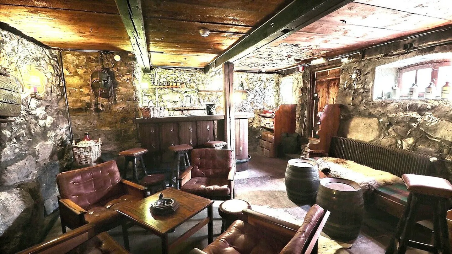 Superbe chalet du 18ème siècle avec vue panoramique  - Photo 3 sur 14