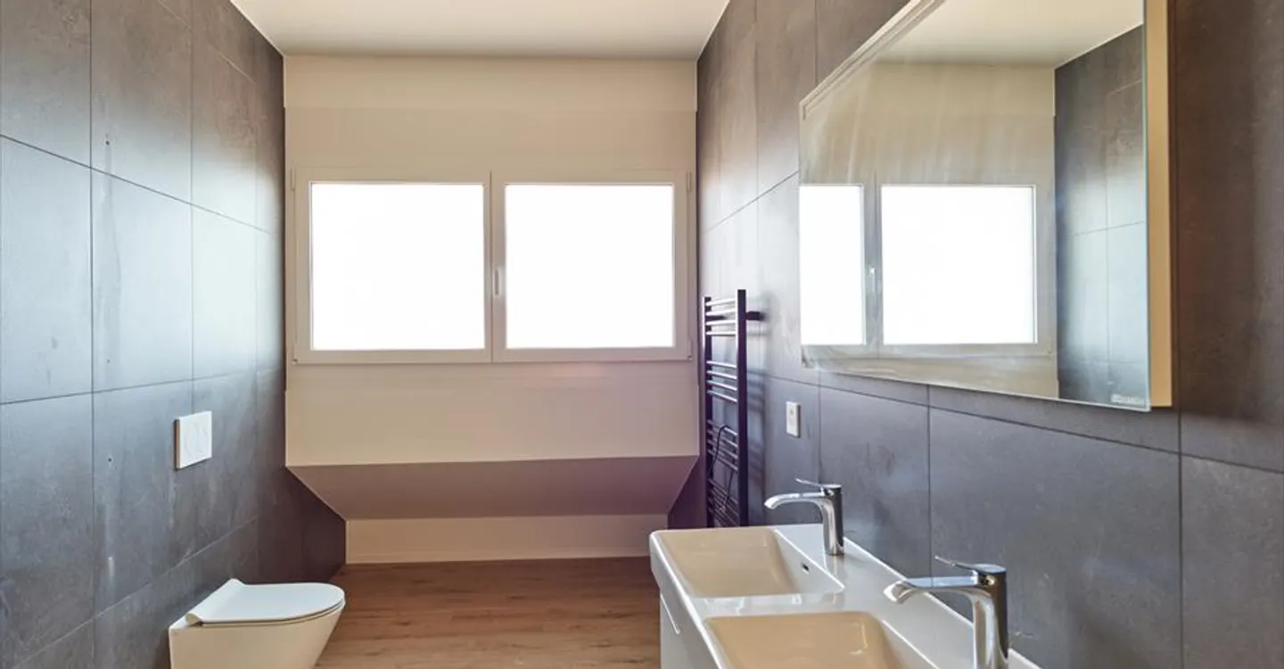 Luxurious 3.5 Room Apartment - Photo 3 of 4