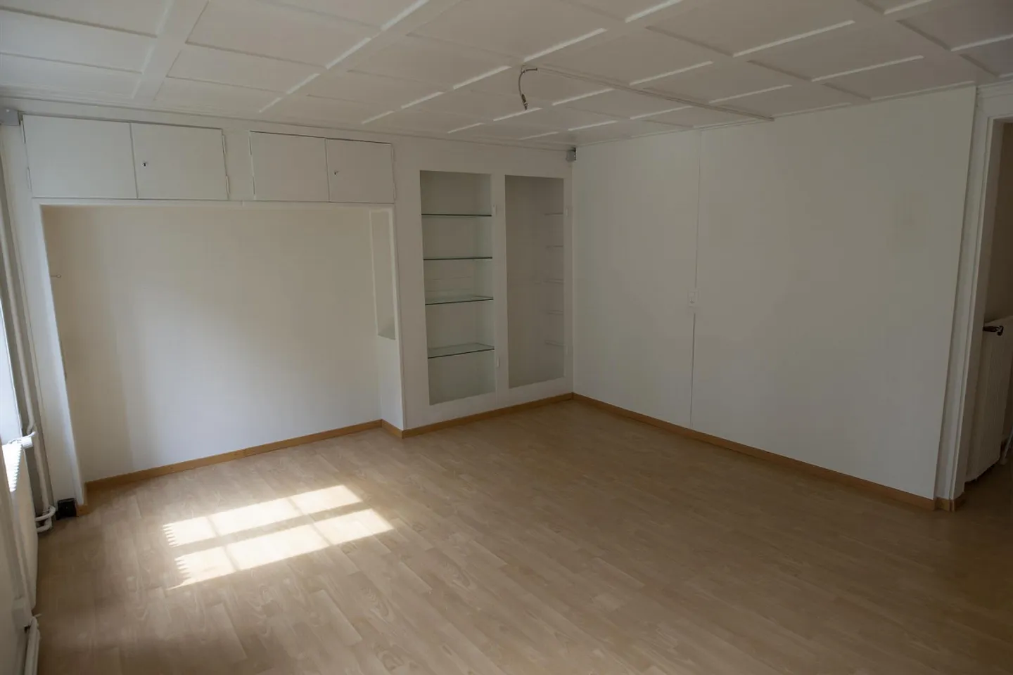 Renovated bright 1.5 room apartment - Photo 4 of 8