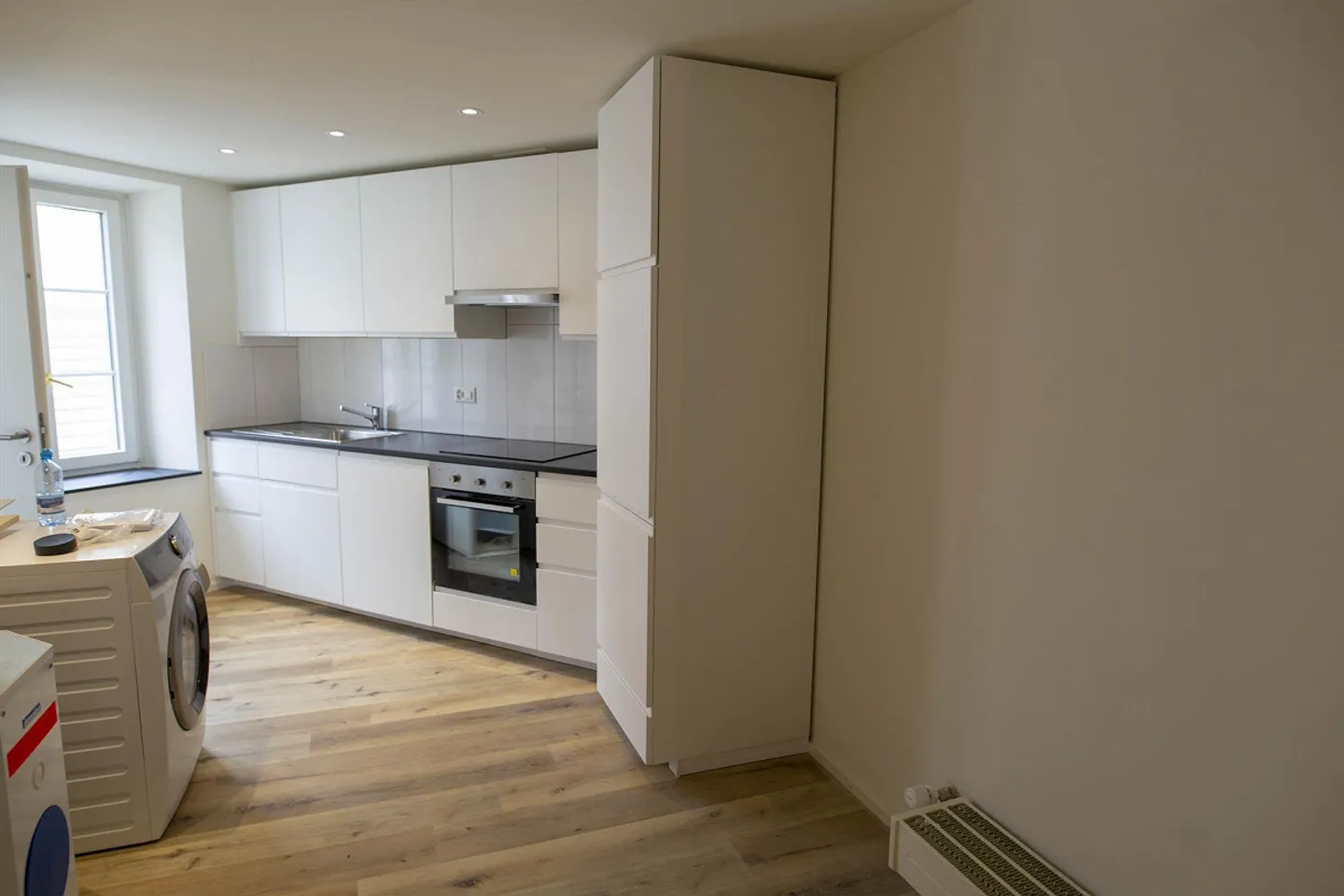 Renovated bright 1.5 room apartment - Photo 6 of 8