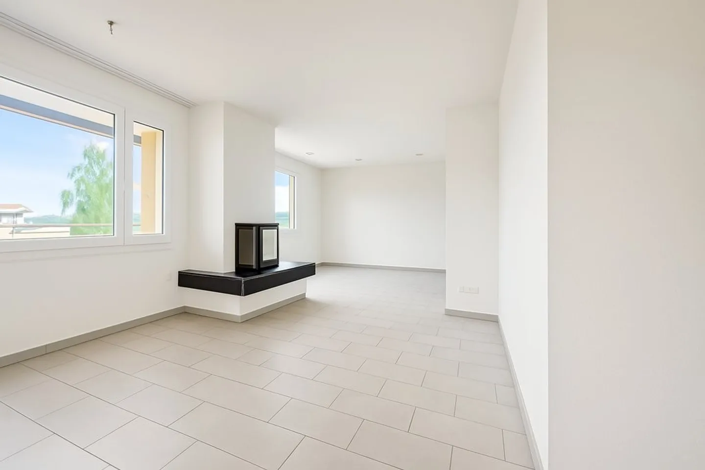 Spacious 5.5-room apartment with fireplace - Photo 3 of 11