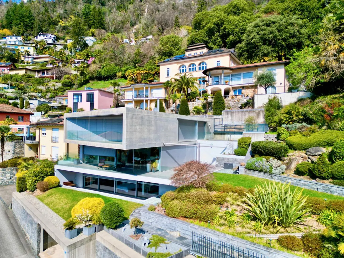 Exklusives Duplex am Lago Maggiore: Luxus, Eleganz und Charme - Foto 2 von 12