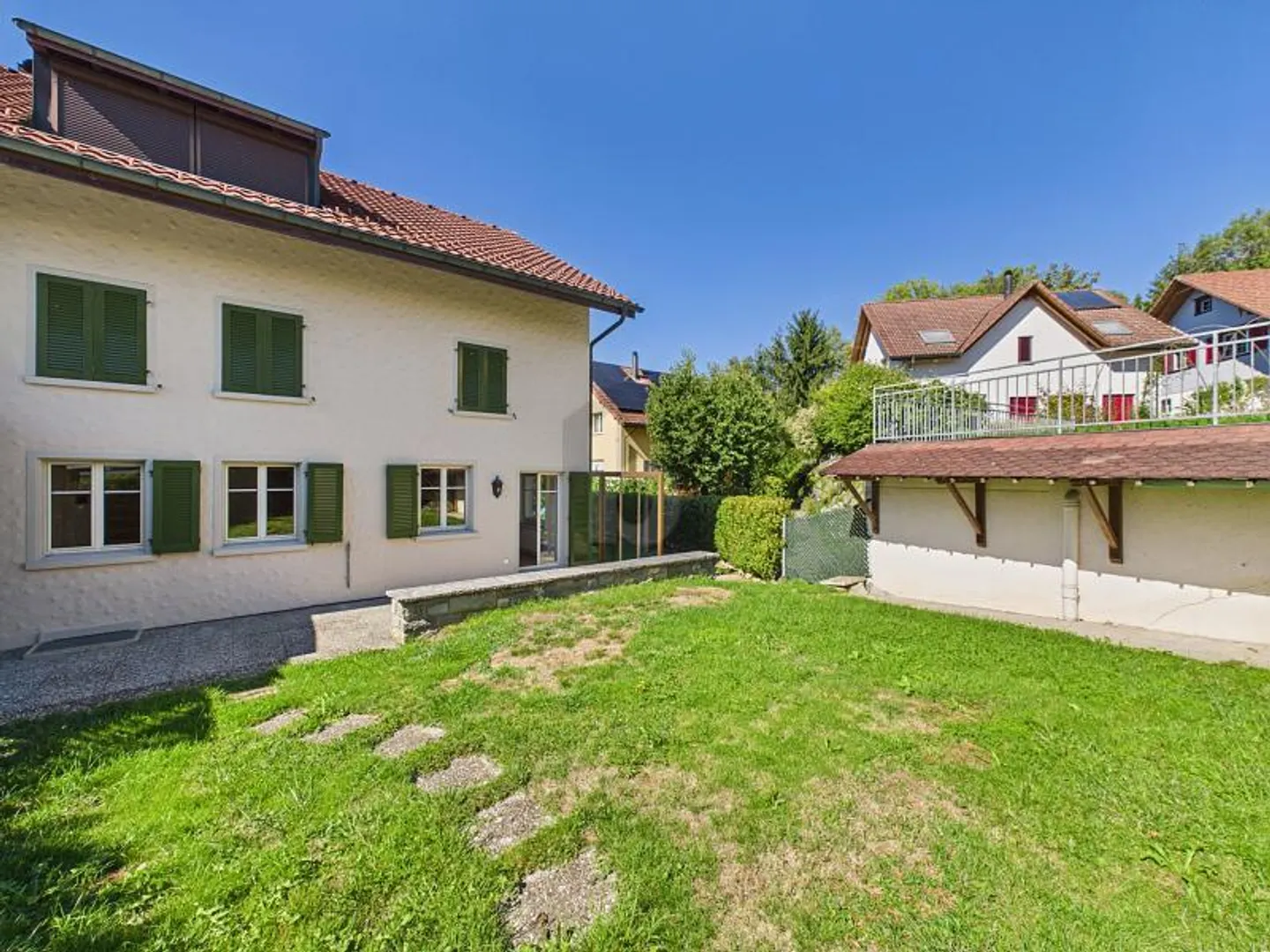 AN RUHIGER LAGE MIT EIGENEM GARTEN - Foto 2 von 6