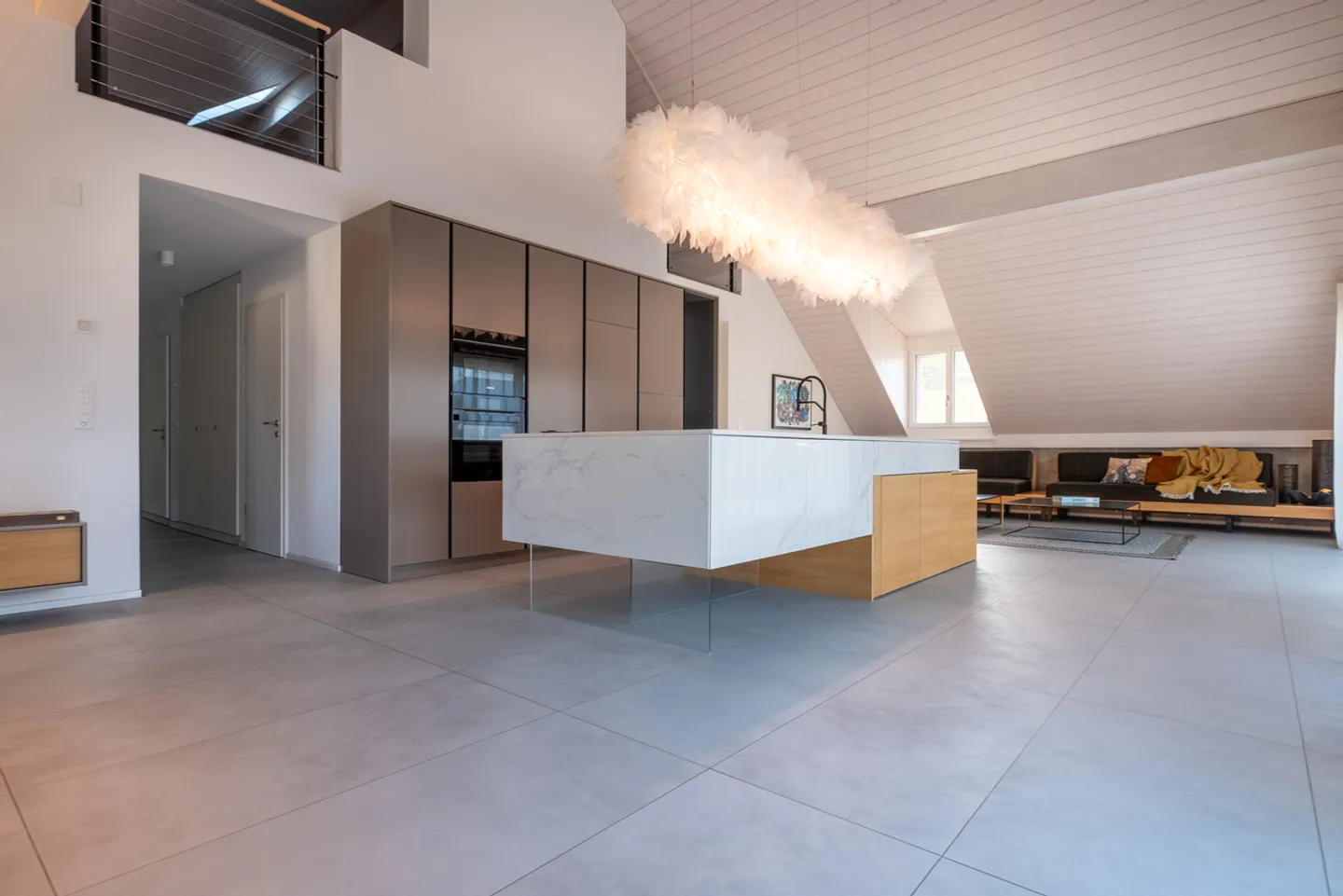 Außergewöhnliche Penthouse-Wohnung 5,5 Zimmer von 172 m2 + 50 m2 Wohnfläche im Dachgeschoss - Foto 2 von 22